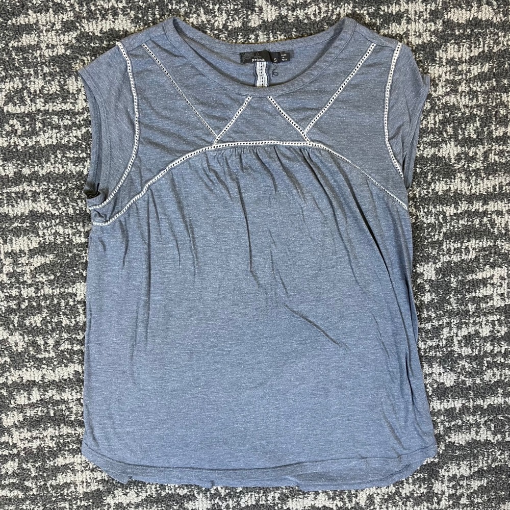 Prana Cap Sleeve Top Womens Small Blue Gray Crochet‎ Trim Ladder Stitch Blouse